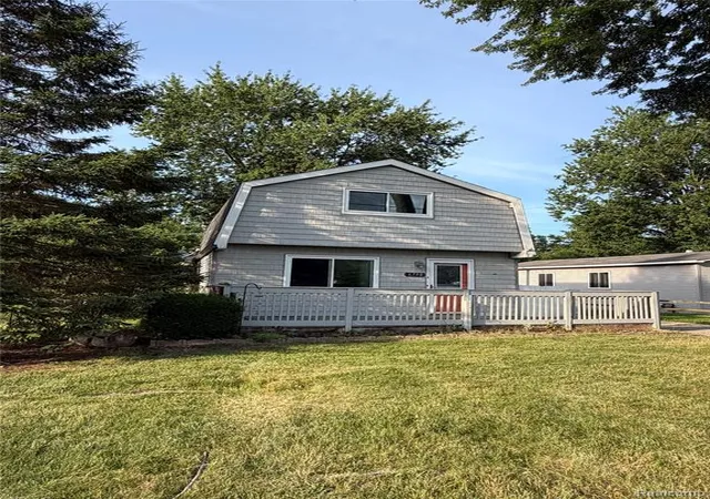 Photo 1 of Single family home for sale at 6798 Saline Dr, Waterford, MI 48329 1254 | MLS# 61012315 | Listing updated on 2026-08-30