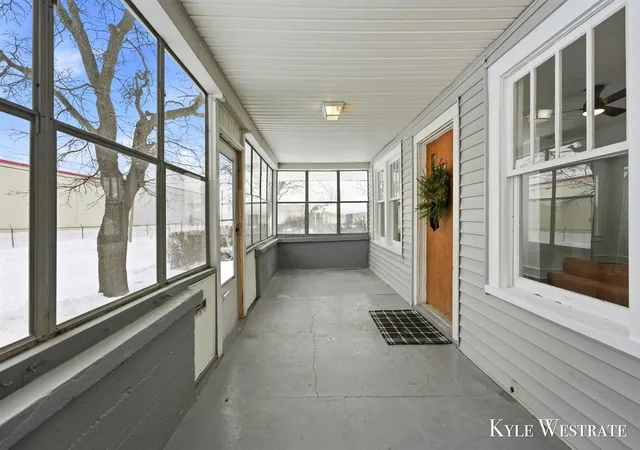 Photo 3 of Sale Pending at 341 Holly St, Grand Rapids, MI 49548 | MLS# 70513835 | Listing updated on 2026-02-10