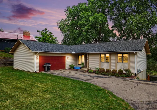 Photo 1 of Sale Pending at 3007 Moraine Dr, Brighton, MI 48114 | MLS# 70554991 | Listing updated on 2026-09-03