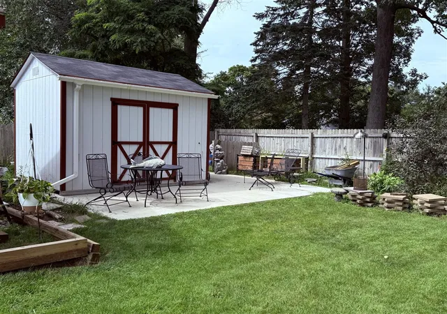 4th image of 1962 Francis Ave, Muskegon, MI 49442 | MLS# 70554102