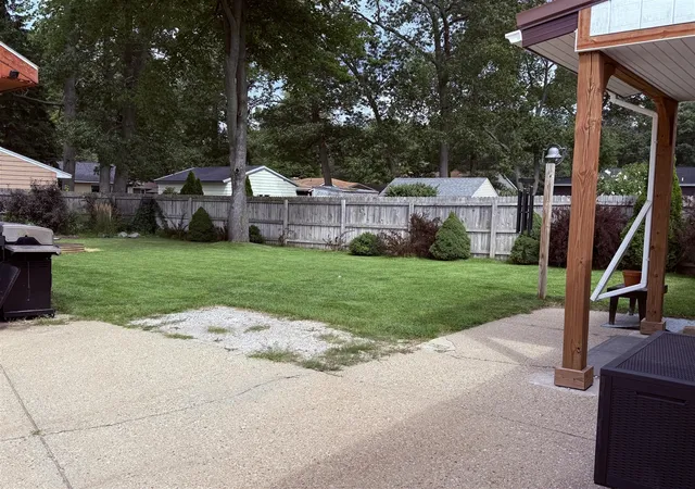 5th image of 1962 Francis Ave, Muskegon, MI 49442 | MLS# 70554102