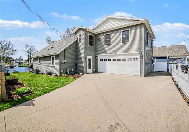 Photo 2 of Single family home for sale at 1763 N White Birch Dr, Mears, MI 49436 | MLS# 70530135 | Listing updated on 2026-08-07