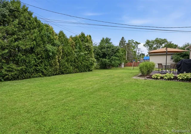 27th image of 23405 W Le Bost Dr, Novi, MI 48375 | MLS# 61005207