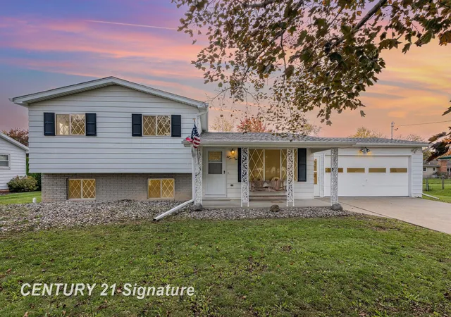 Photo 1 of Sale Pending at 871 Doro Ln, Saginaw, MI 48604 | MLS# 50192537 | Listing updated on 2025-12-08