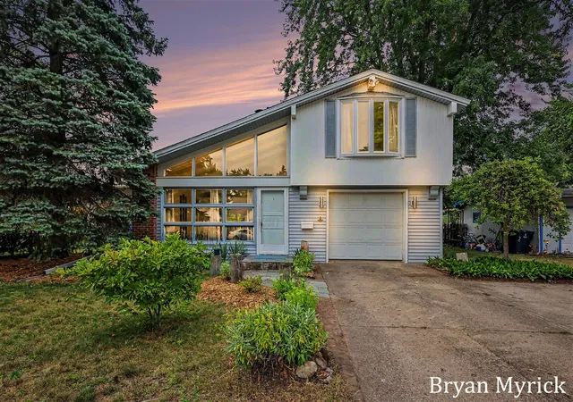 Photo 2 of Sale Pending at 202 E 25th Street, Holland, MI 49423 | MLS# 70550421 | Listing updated on 2026-08-12