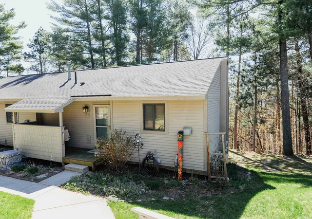 Homes for sale in Suttons Bay, MI | 11255 E Fort Rd #H1, Suttons Bay, MI 49682 | MLS# 80068431