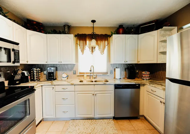 Homes for sale in Suttons Bay, MI | 11255 E Fort Rd #H1, Suttons Bay, MI 49682 | MLS# 80068431
