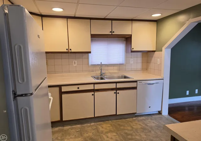 4th image of 22804 Barton St, Saint Clair Shores, MI 48081 | MLS# 50219050