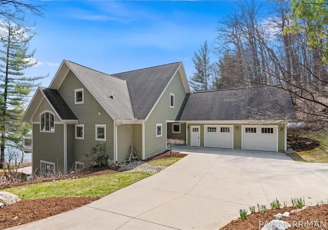 3rd image of 487 Sawyer Blvd, Newaygo, MI 49337 | MLS# 70524253