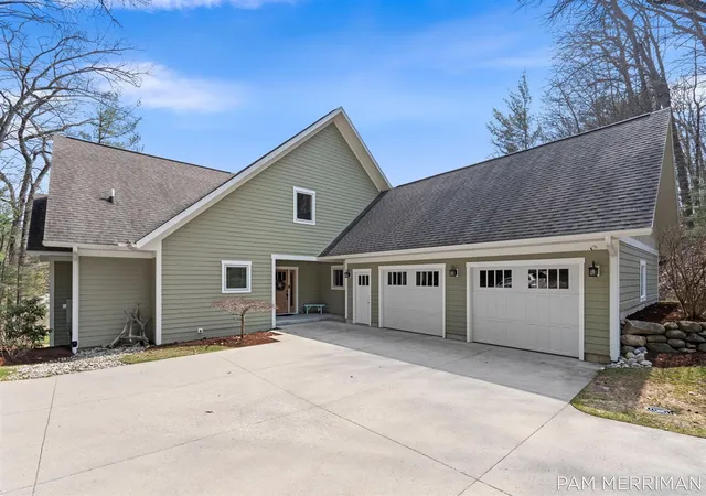 5th image of 487 Sawyer Blvd, Newaygo, MI 49337 | MLS# 70524253