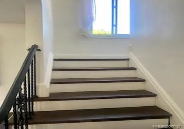 Photo 4 of Single family home for sale at 5545 Bedford, Detroit, MI 48224 | MLS# 61015186 | Listing updated on 2026-09-17