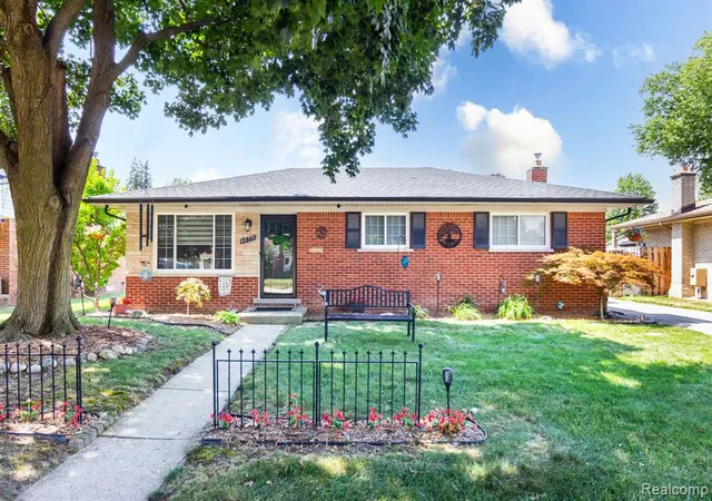 1st image of 40771 Pickett Ridge Rd, Sterling Heights, MI 48313 | MLS# 61019051
