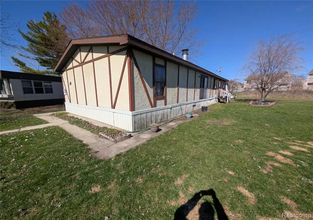 Photo 2 of Manufactured home for sale at 26 Carmell, Belleville, MI 48111 | MLS# 60980167 | Listing updated on 2026-05-20