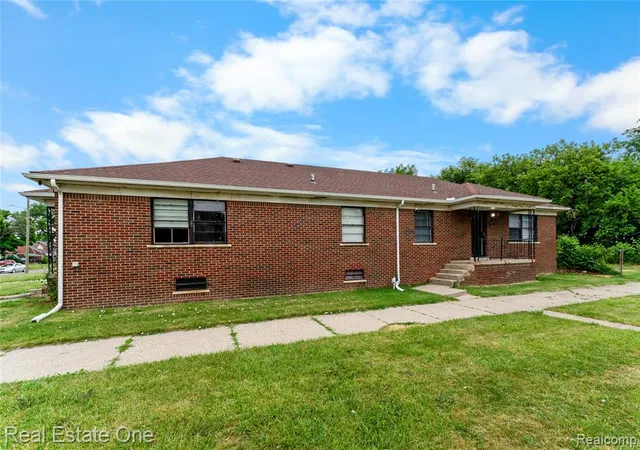 Listing Photo 5 - Condo for sale in building located at 5200 Chalmers St, Detroit, MI 48213