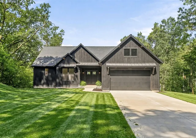 Homes for sale in Saugatuck, MI | 3126 Red Oak Dr, Saugatuck, MI 49453 | MLS# 70540876