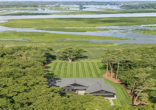 Homes for sale in Saugatuck, MI | 3126 Red Oak Dr, Saugatuck, MI 49453 | MLS# 70540876