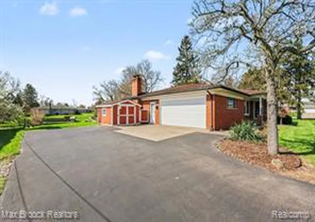 Homes for sale in Shelby Township, MI | 5030 Stellar Rd, Shelby Township, MI 48316 | MLS# 61008368
