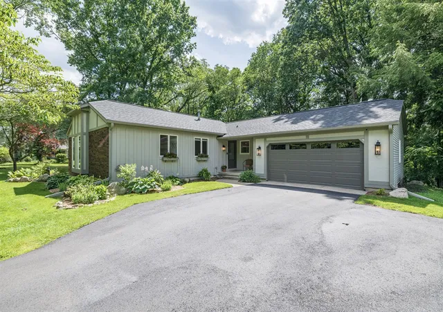 Homes for sale in Plainwell, MI | 230 Golfview Dr, Plainwell, MI 49080 | MLS# 70541202