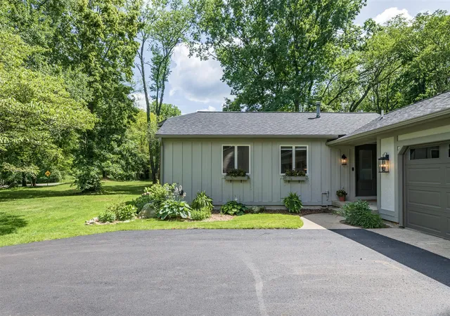 Homes for sale in Plainwell, MI | 230 Golfview Dr, Plainwell, MI 49080 | MLS# 70541202