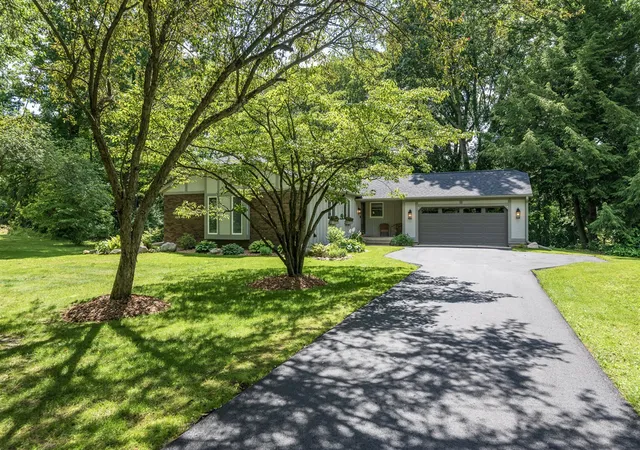 Homes for sale in Plainwell, MI | 230 Golfview Dr, Plainwell, MI 49080 | MLS# 70541202