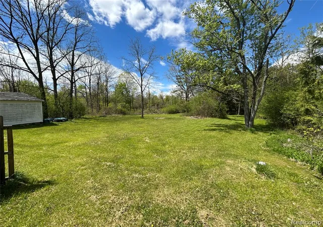 3rd image of 2356 S Dye Rd, Flint, MI 48532 4126 | MLS# 60999574