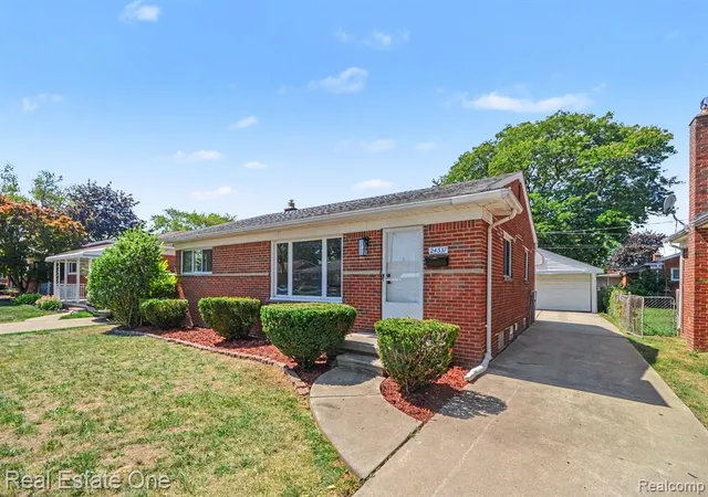 Photo 3 of Sale Pending at 24337 Courtland Ave, Eastpointe, MI 48021 1330 | MLS# 61025745 | Listing updated on 2026-09-05