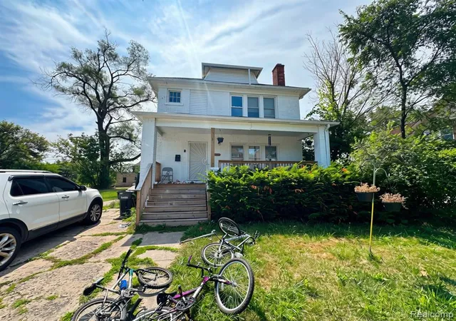 Photo 3 of Single family home for sale at 343 Elmhurst St, Highland Park, MI 48203 | MLS# 61015014 | Listing updated on 2026-07-28
