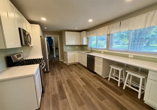 Photo 4 of Sale Pending at 1881 Sunny Crk St, Grand Rapids, MI 49508 | MLS# 70555579 | Listing updated on 2026-09-01
