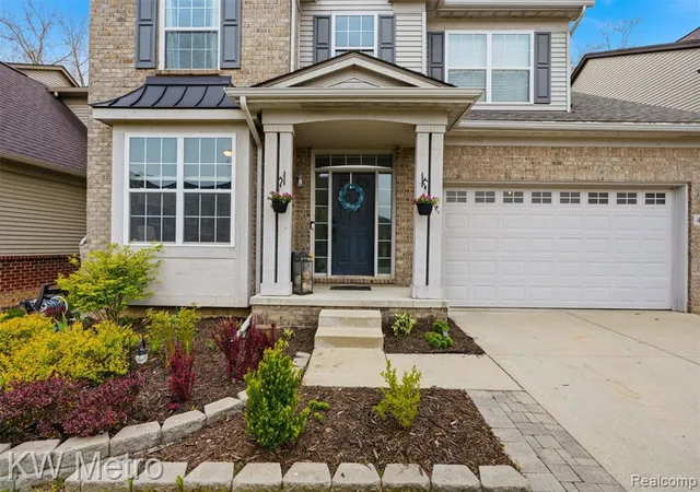 Homes for sale in Lake Orion, MI | 4953 W Stonegate Cir, Lake Orion, MI 48359 | MLS# 61000399