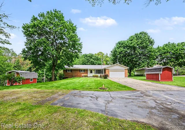 Homes for sale in Clarkston, MI | 8780 Big Lake Rd, Clarkston, MI 48346 | MLS# 60994980