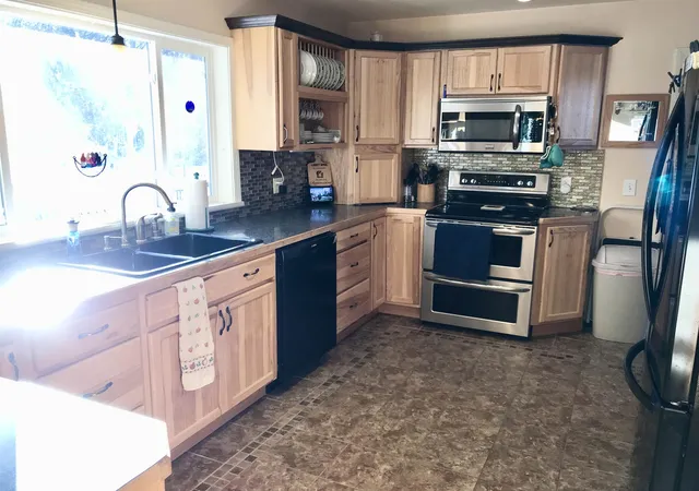 3rd image of 700 & 702 E Remus Rd, Mount Pleasant, MI 48858 | MLS# 80068914