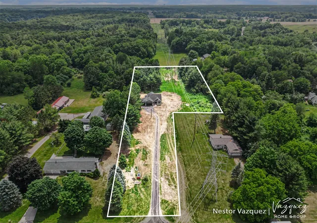 Homes for sale in Comstock Park, MI | 186 9 Mile Rd, Comstock Park, MI 49321 | MLS# 70538397
