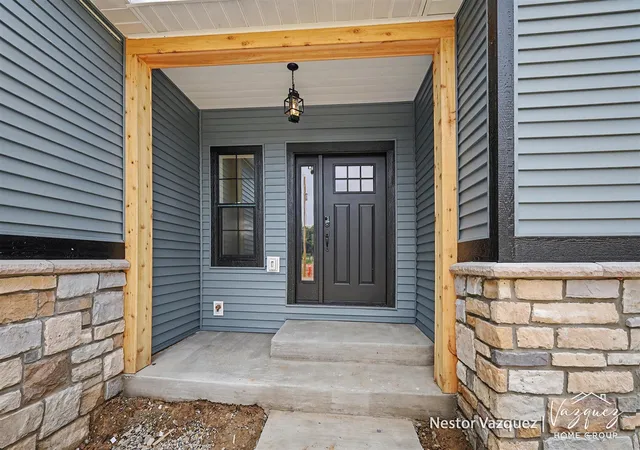 Homes for sale in Comstock Park, MI | 186 9 Mile Rd, Comstock Park, MI 49321 | MLS# 70538397