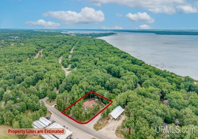 Photo 3 of Single family home for sale at 7535 N Lake Blf 194 Rd, Gladstone, MI 49837 | MLS# 50218880 | Listing updated on 2026-09-03