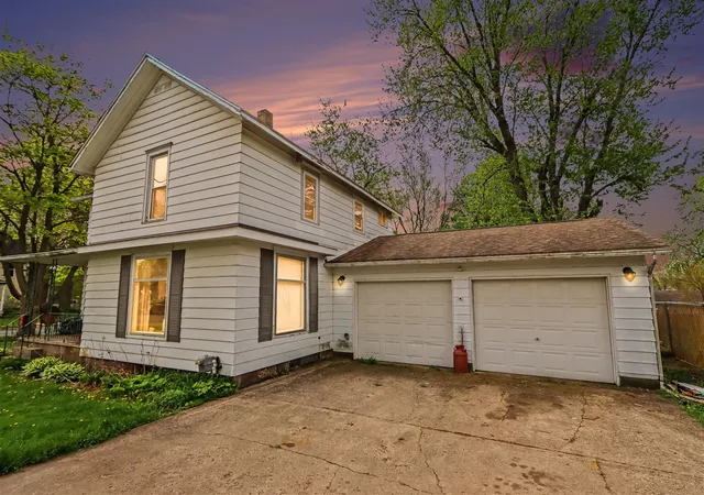 Homes for sale in Vicksburg, MI | 126 E South St, Vicksburg, MI 49097 | MLS# 70528092