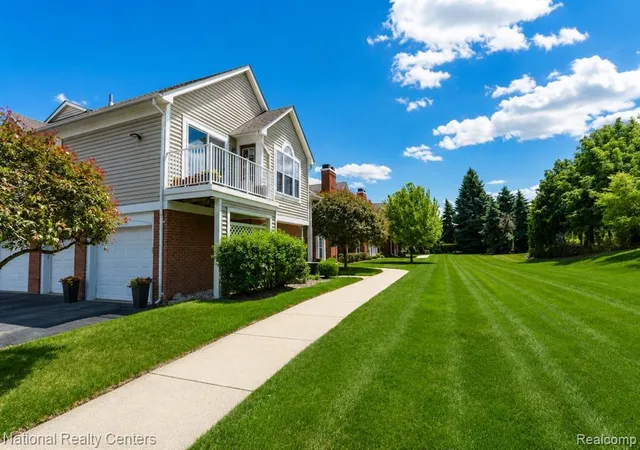 Homes for sale in Sterling Heights, MI | 4033 Berkshire Dr, Sterling Heights, MI 48314 | MLS# 61001248
