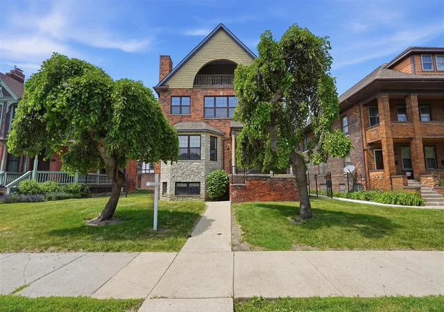 1st image of 429 E Fry St, Detroit, MI 48202