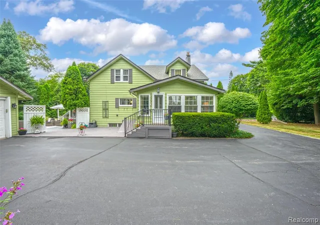 2nd image of 3841 Covert Rd, Waterford, MI 48328 | MLS# 61022254