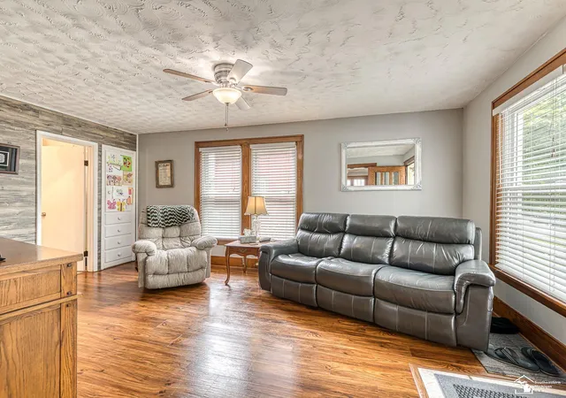 Photo 3 of Sale Pending at 124 Arbor Ave, Monroe, MI 48162 | MLS# 50219355 | Listing updated on 2026-08-24