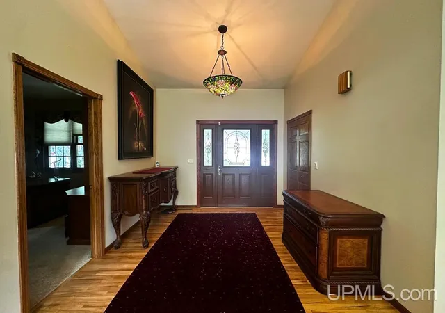 Photo 4 of Single family home for sale at 1075 Vistanna Dr, Marquette, MI 49855 | MLS# 50219806 | Listing updated on 2026-09-08