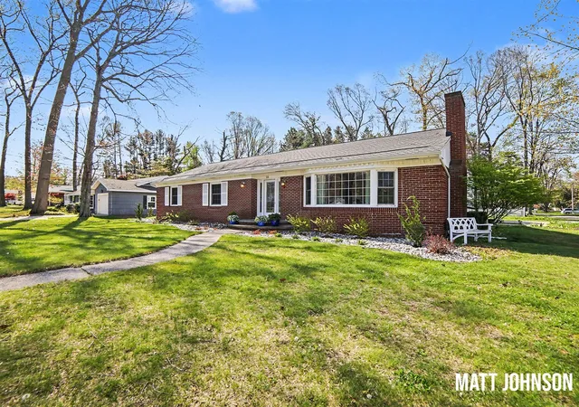 3rd image of 211 Country Club Rd, Whitehall, MI 49461 | MLS# 70530609