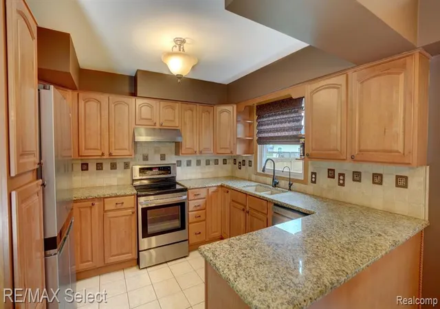 Photo 2 of Single Family Residence at 5080 N Georgetown Rd, Grand Blanc, MI 48439 | MLS# 60357014 | | Sold on 2025-03-21
