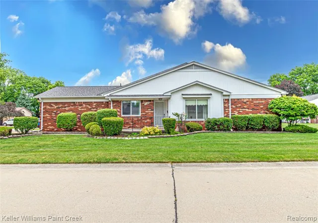 2nd image of 31980 Mark Adam Lange #12, Warren, MI 48093 1279 | MLS# 61006442