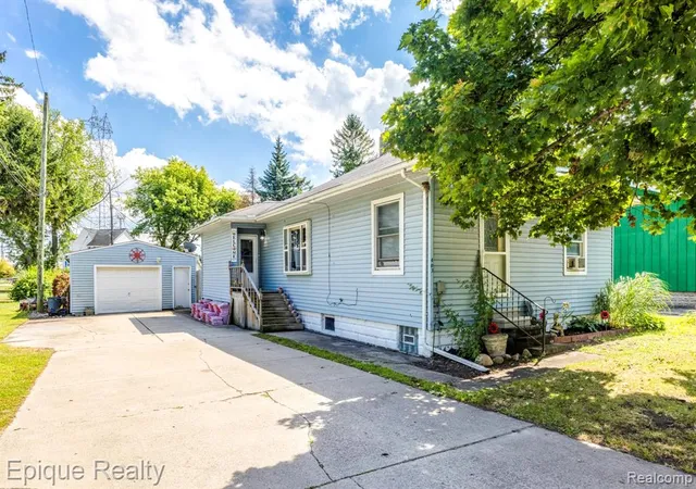 1st image of 403 Gratiot Blvd, Marysville, MI 48040 1171 | MLS# 61023778
