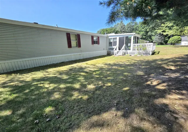22nd image of 184 Birch Ct, Muskegon, MI 49445 | MLS# 70554171