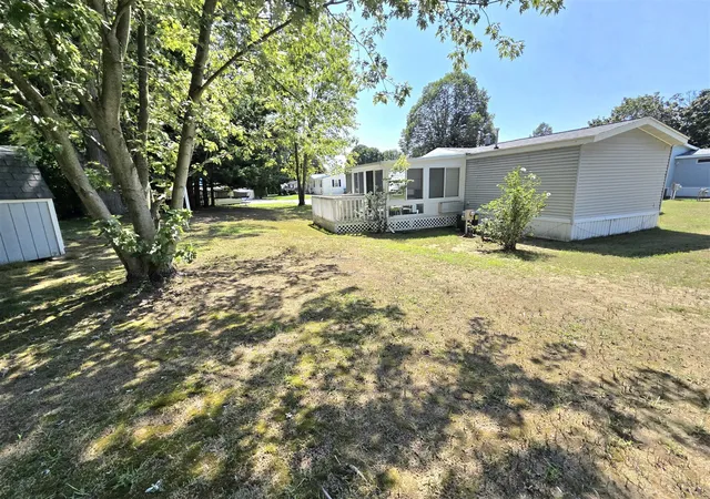 Photo 3 of Sale Pending at 184 Birch Ct, Muskegon, MI 49445 | MLS# 70554171 | Listing updated on 2026-09-21