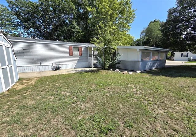 Photo 4 of Sale Pending at 184 Birch Ct, Muskegon, MI 49445 | MLS# 70554171 | Listing updated on 2026-09-21