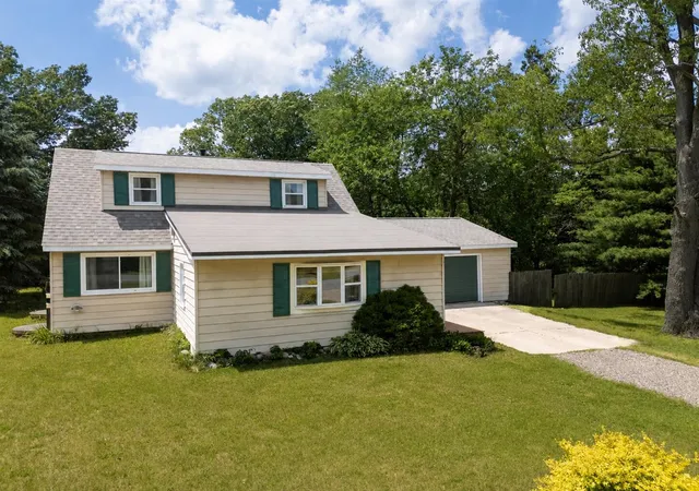 3rd image of 57278 Hamilton Dr, Mattawan, MI 49071 | MLS# 70538671