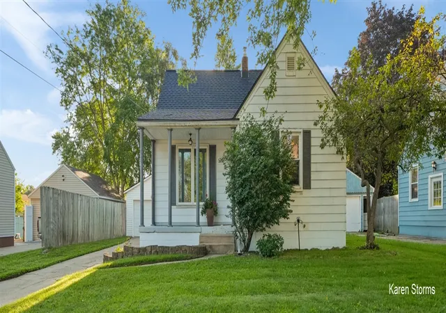 2nd image of 2836 Sharon Ave, Wyoming, MI 49519 | MLS# 70553572