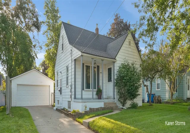 3rd image of 2836 Sharon Ave, Wyoming, MI 49519 | MLS# 70553572